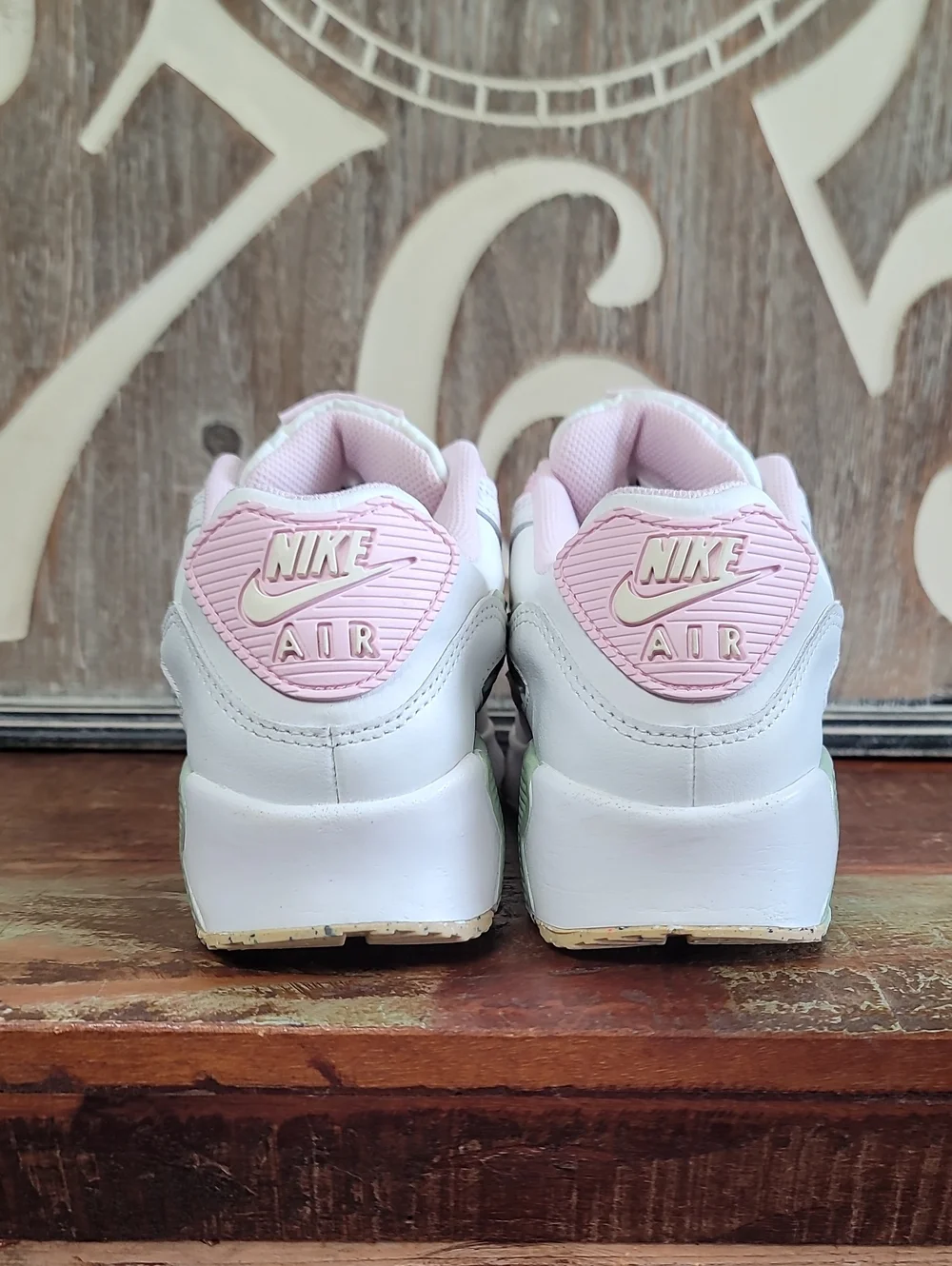 🔥 Nike Air Max 90 LTR Special Edition "Pink Foam/ Honeydew" Wmns 8, Like New - Picture 8 of 15